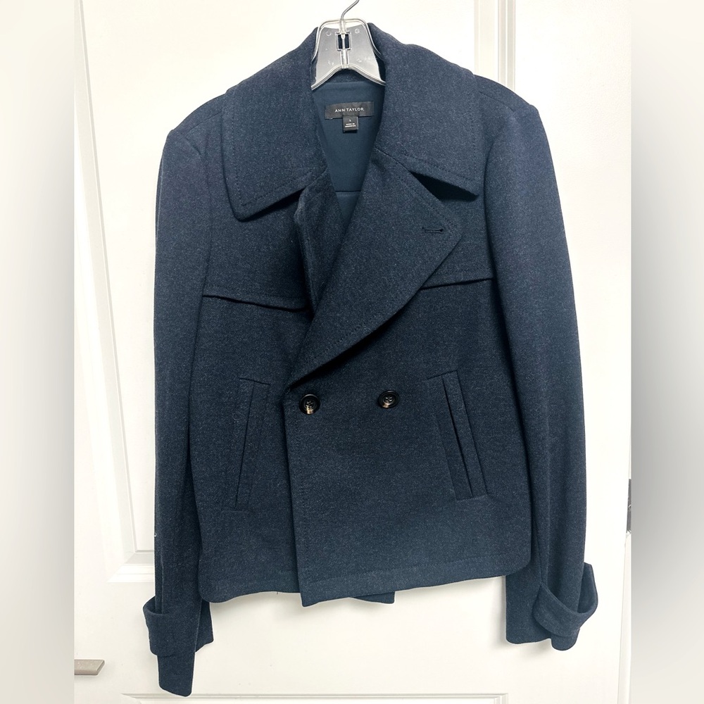 Ann Taylor NWOT navy cropped peacoat